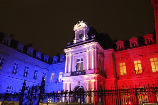 3rd district Paris city hall wearing colors of France 
